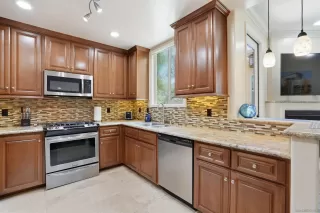 Photo #6: 260012711 Listing
