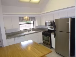 Photo #2: 260012719 Listing