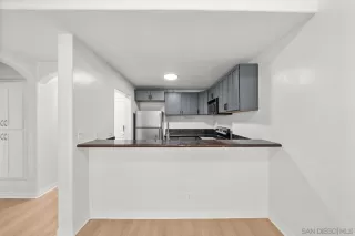 Photo #5: 260012721 Listing