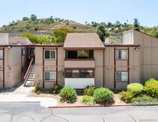 Photo #1: 260012748 Listing