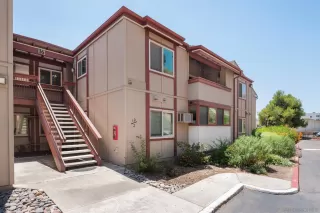 Photo #3: 260012748 Listing