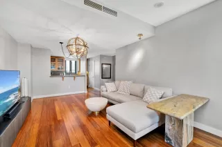 Photo #5: 260012753 Listing
