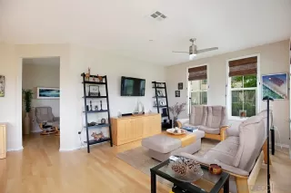 Photo #2: 260012778 Listing