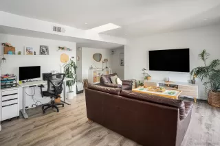 Photo #1: 260012790 Listing