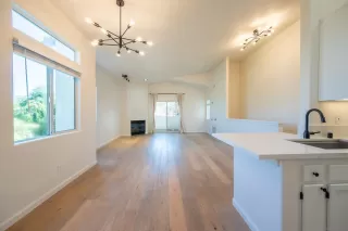 Photo #4: 260012821 Listing