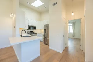 Photo #5: 260012821 Listing