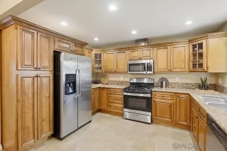 Photo #5: 260012851 Listing