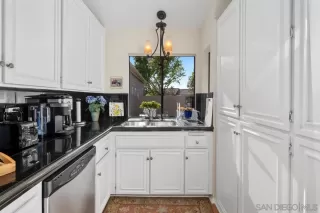Photo #3: 260012857 Listing