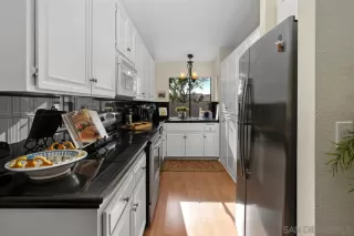 Photo #4: 260012857 Listing