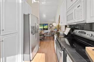 Photo #5: 260012857 Listing