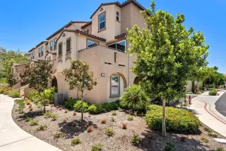 Photo #1: 260012866 Listing