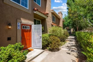 Photo #1: 260012916 Listing