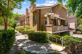 Photo #2: 260012916 Listing