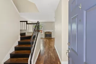 Photo #1: 260012918 Listing