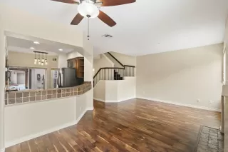 Photo #6: 260012918 Listing