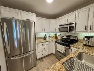 Photo #4: 260012930 Listing
