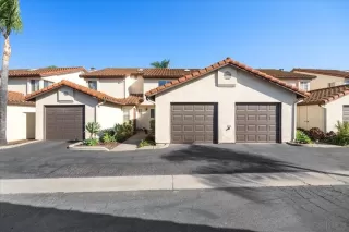 Photo #1: 260012944 Listing