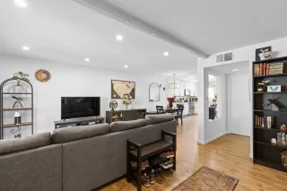 Photo #4: 260012946 Listing