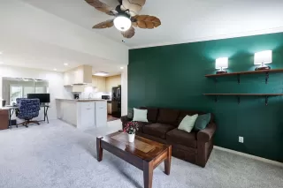 Photo #5: 260012952 Listing