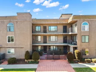 Photo #2: 260012959 Listing