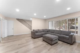 Photo #4: 260012975 Listing