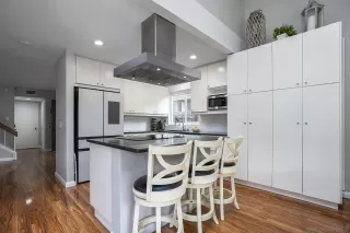 Photo #2: 260013014 Listing
