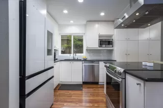 Photo #4: 260013014 Listing