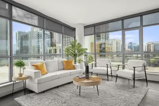 Photo #5: 260013020 Listing