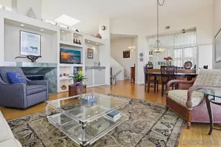Photo #5: 260013045 Listing