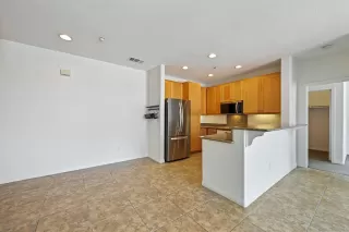 Photo #3: 260013066 Listing 