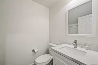 Photo #5: 260013089 Listing