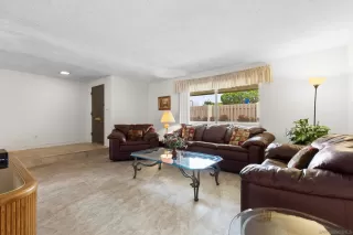 Photo #5: 260013140 Listing