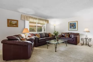 Photo #6: 260013140 Listing