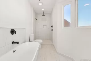 Photo #6: 260013148 Listing