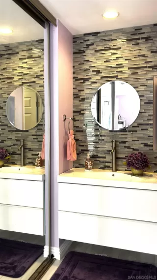 Photo #5: 260013149 Listing