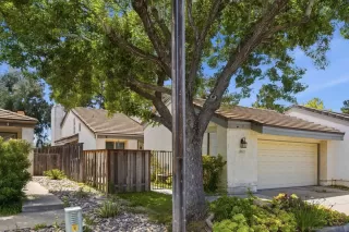 Photo #3: 260013162 Listing