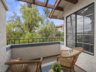 Photo #2: 260013170 Listing