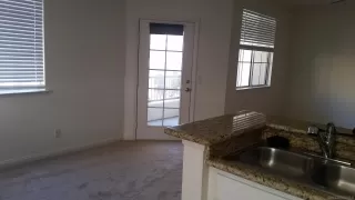 Photo #3: 260013175 Listing