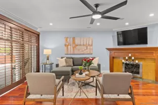 Photo #2: 260013179 Listing