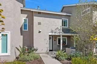Photo #2: 260013239 Listing