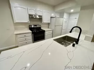 Photo #1: 260013240 Listing