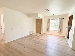 Photo #2: 260013301 Listing