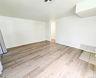 Photo #3: 260013301 Listing