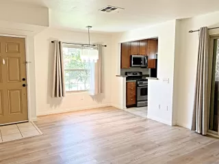 Photo #4: 260013301 Listing