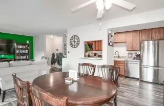 Photo #4: 260013303 Listing