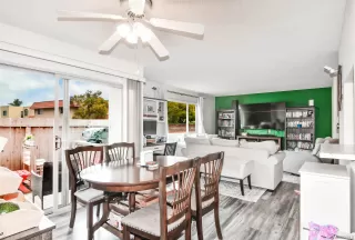 Photo #5: 260013303 Listing