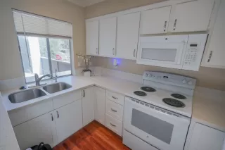 Photo #6: 260013308 Listing