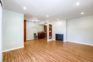 Photo #4: 260013320 Listing