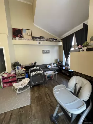 Photo #4: 260013347 Listing