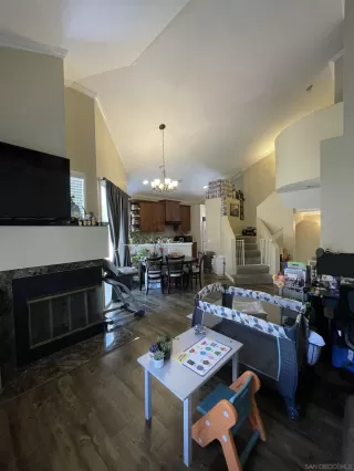 Photo #5: 260013347 Listing
